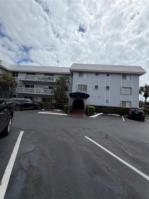 apt-127-100 Edgewater Dr, Coral Gables, FL, 33133-6978 | Card Image