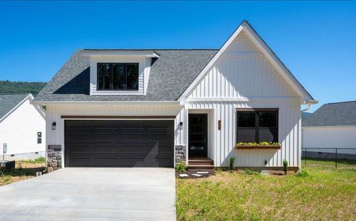 720 Sells Ln, Trenton, GA, 30752-2653 | Card Image