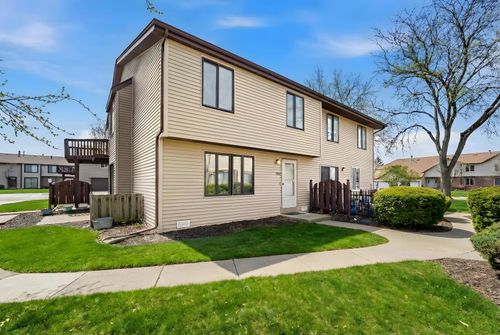 1729 Cedarbrook Ct, Sycamore, IL, 60178-2788 | Card Image