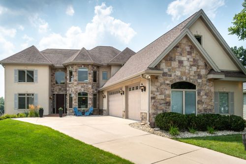 1302 Lawton Court, WAUNAKEE, WI, 53597 | Card Image