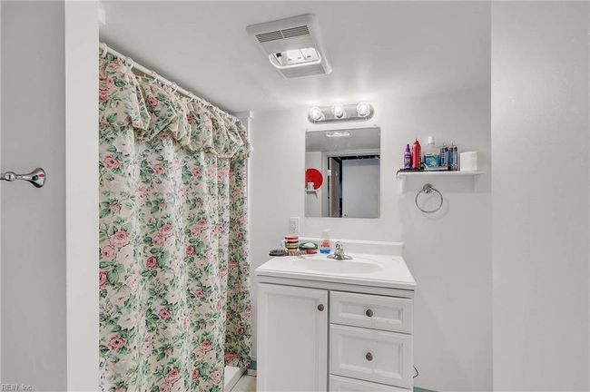 Studio Apt - Basement | Image 20