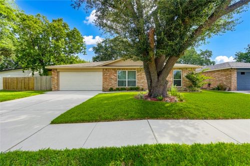10123 Kent Towne Ln, Sugar Land, TX, 77498-1511 | Card Image