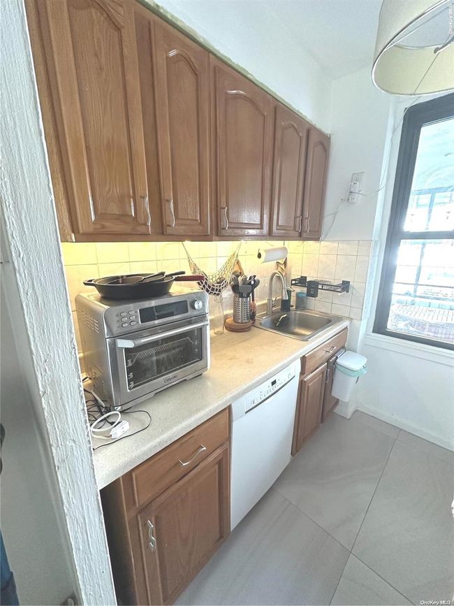 APT-4 - 98-51 64 Th Ave, Home with 1 bedrooms, 1 bathrooms and null parking in Rego Park NY | Image 5