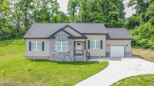 524 Westbury Dr, Clinton, TN, 37716-2424 | Card Image
