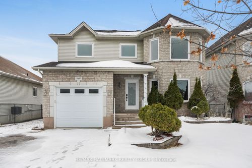 1802 Patricia St, Rockland, ON, K4K1T4 | Card Image