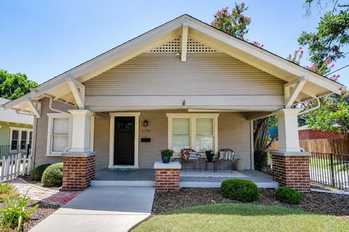 2700 College Ave, Fort Worth, TX, 76110-3115 | Card Image