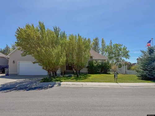 2426 Cripple Creek Dr, Rock Springs, WY, 82901-4385 | Card Image