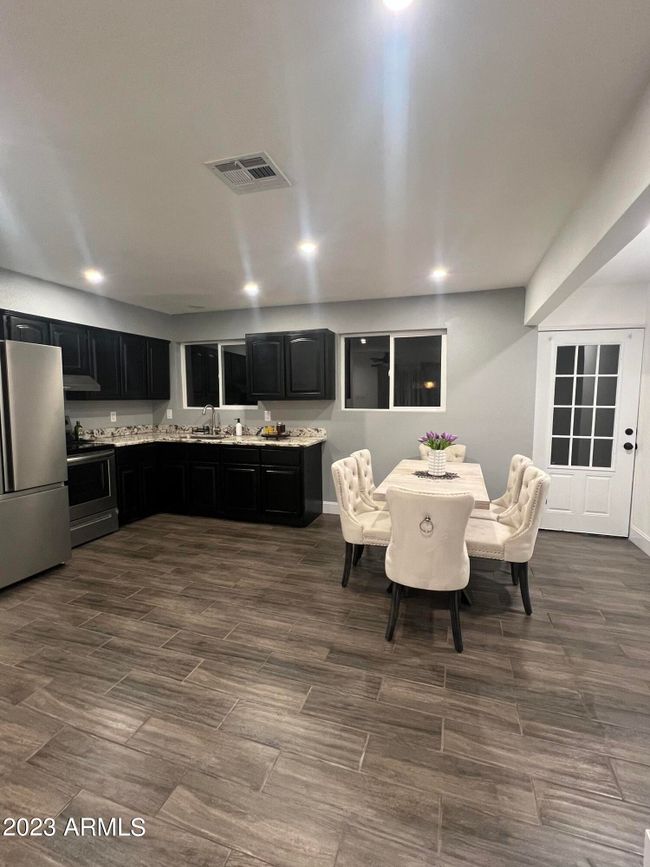 13211 W Tuckey Lane, Sold in Glendale Zoocasa