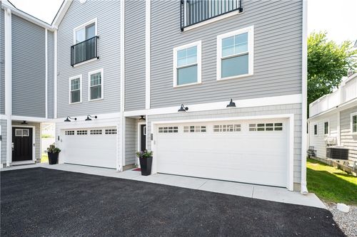 1-15 Nobert St, Warren, RI, 02885-2511 | Card Image