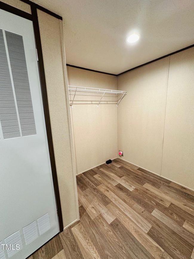 Laundry Room | Image 11