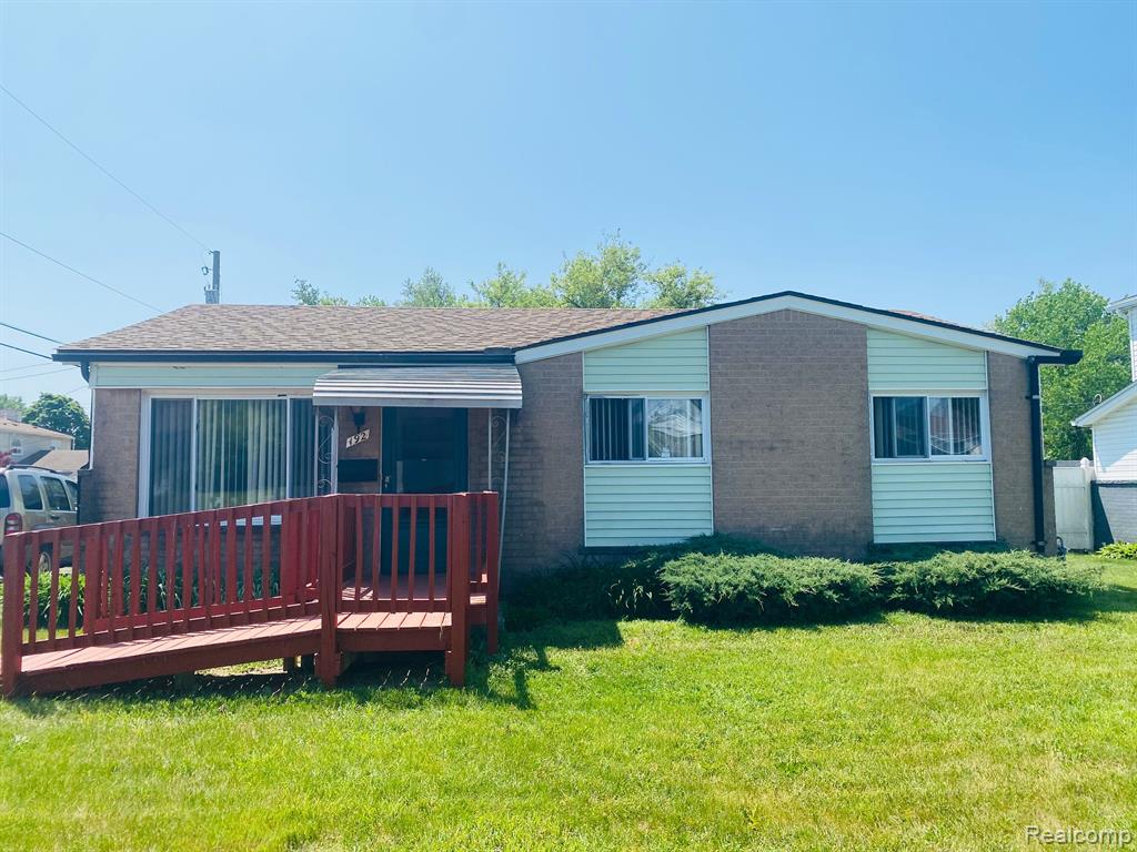 Gage St, Pontiac, MI 48342