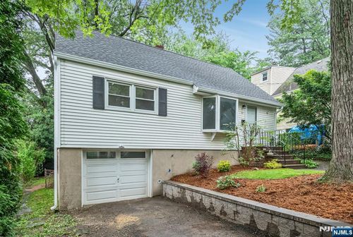 97 Palisade Ave, Leonia, NJ, 07605-1935 | Card Image