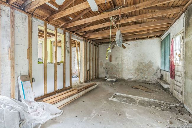 118 Gentry St, House other with 2 bedrooms, 1 bathrooms and null parking in San Antonio TX | Image 6