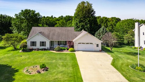 9575 E Marquand Dr, Rochelle, IL, 61068-8718 | Card Image