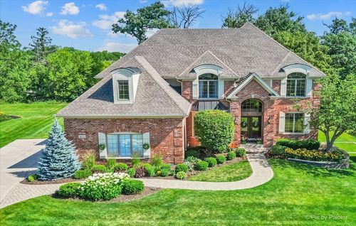 675 Oak Ln, South Elgin, IL, 60177-2201 | Card Image