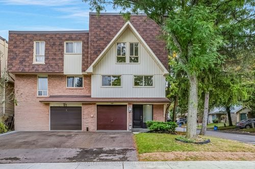 6-67 Poplar Cres, Aurora, ON, L4G3M4 | Card Image