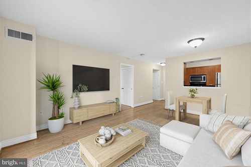 104-2111 Wisconsin Ave Nw, WASHINGTON, DC, 20007-2200 | Card Image