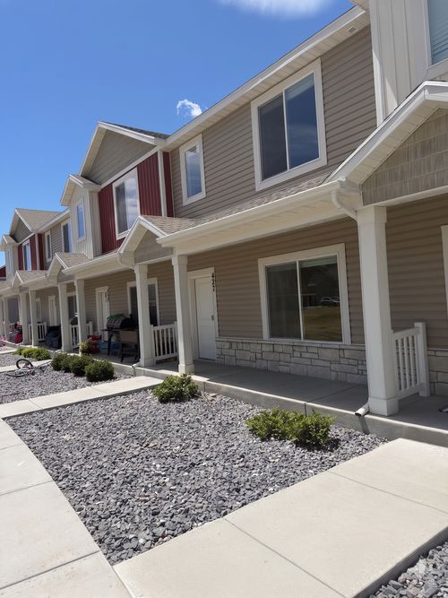 427 S 1540 E, Hyrum, UT, 84319-6742 | Card Image