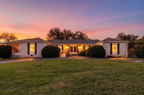 840 Hawthorne Ln, WAYNESBORO, VA, 22980-3320 | Card Image