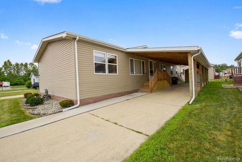 13451 Mapleview St, Carleton, MI, 48117-9439 | Card Image