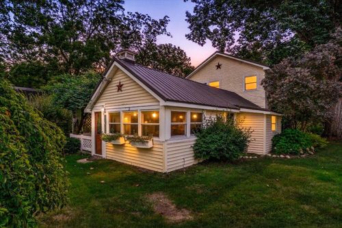 9163 Rush St, Clarksville, MI, 48815-9818 | Card Image