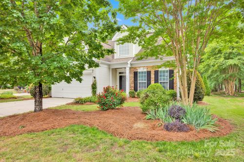 8938 Kestral Ridge Dr, Charlotte, NC, 28269-6166 | Card Image