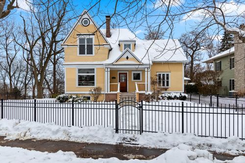 1407 Michigan Ave, Manitowoc, WI, 54220-3107 | Card Image