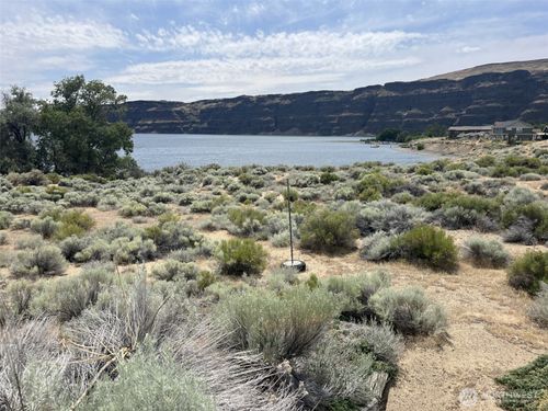 1046 S Section Pl, Quincy, WA, 98848 | Card Image