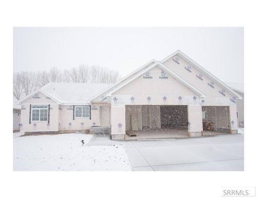4542 Greystone Ln, Idaho Falls, ID, 83404-5590 | Card Image