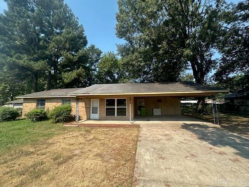 1204 S Center St, Lonoke, AR, 72086-3806 | Card Image