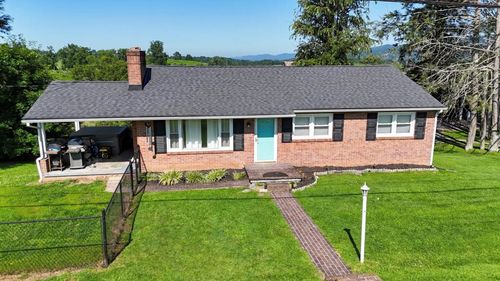 250 North Dr, Marion, VA, 24354-6627 | Card Image