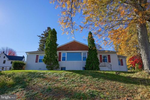 322 New Holland Ave, SHILLINGTON, PA, 19607-2545 | Card Image