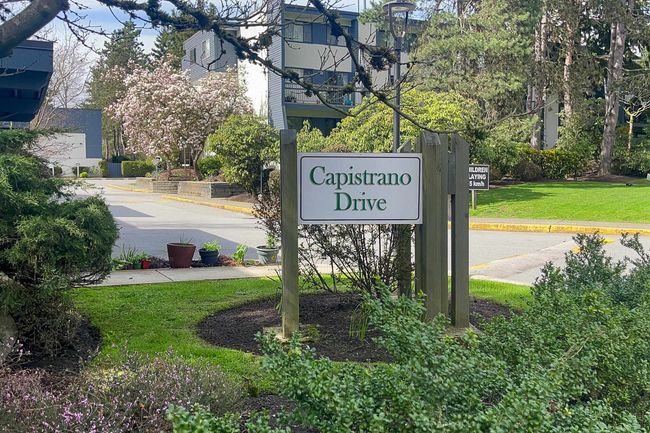 7354 Capistrano Drive, Townhouse with 3 bedrooms, 1 bathrooms and 2 parking in Burnaby BC | Image 1