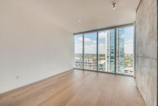 Living Room | Image 11