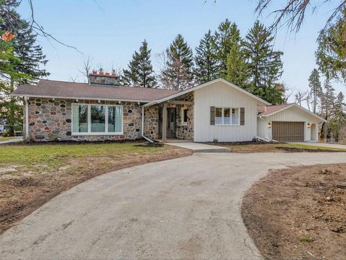 1635 Highland Drive, Elm Grove, WI, 53122 | Card Image