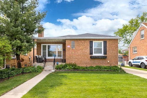 1612 Gardner Rd, Westchester, IL, 60154-4412 | Card Image