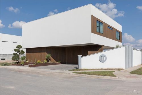 6602 N 11th Ln, McAllen, TX, 78504-6847 | Card Image