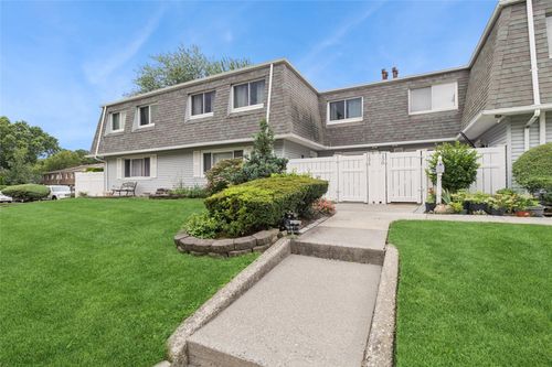 151 Storm Dr, Holtsville, NY, 11742-1916 | Card Image