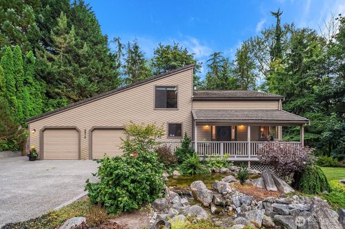 23715 Ne 181st St, Woodinville, WA, 98077-6737 | Card Image