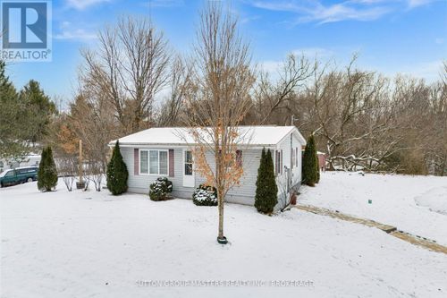 1677 County Rd, Mallorytown, ON, K0E1R0 | Card Image