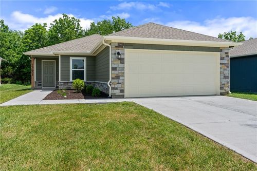 20279 W 195th St, Spring Hill, KS, 66083 | Card Image