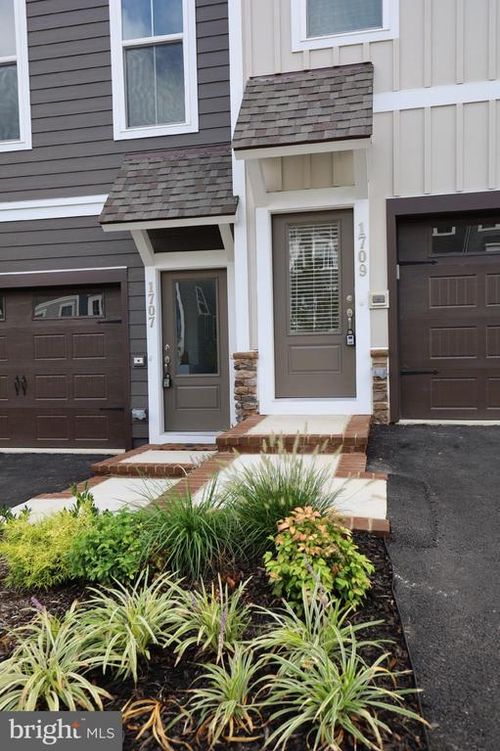 1709 Beech Leaf St, DUMFRIES, VA, 22026-2855 | Card Image
