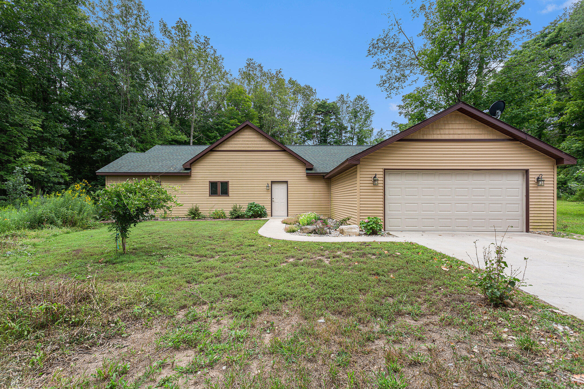 Bever Rd, Delton, MI 49046