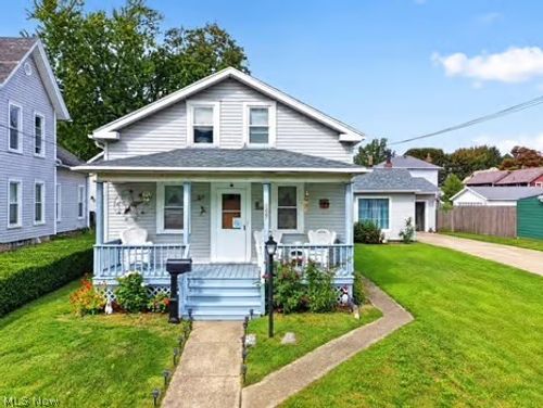 1227 W 3rd St, Ashtabula, OH, 44004-3236 | Card Image