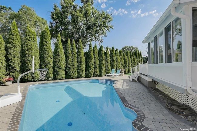 11 13 Th St, House other with 4 bedrooms, 3 bathrooms and null parking in Bohemia NY | Image 7