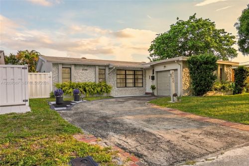 8580 Nw 20th Ct, Sunrise, FL, 33322-3802 | Card Image