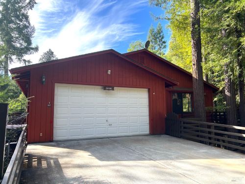 26095 Poppy Dr, Willits, CA, 95490-9080 | Card Image