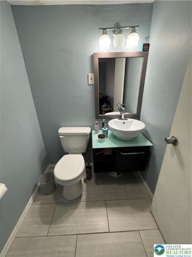 215 W Lehigh St, Townhouse with 3 bedrooms, 3 bathrooms and null parking in Bethlehem PA | Image 31