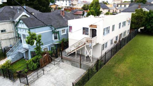 2051 23rd Ave, Oakland, CA, 94606-4278 | Card Image