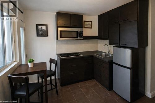 4-237 James St N, Hamilton, ON, L8R2L2 | Card Image
